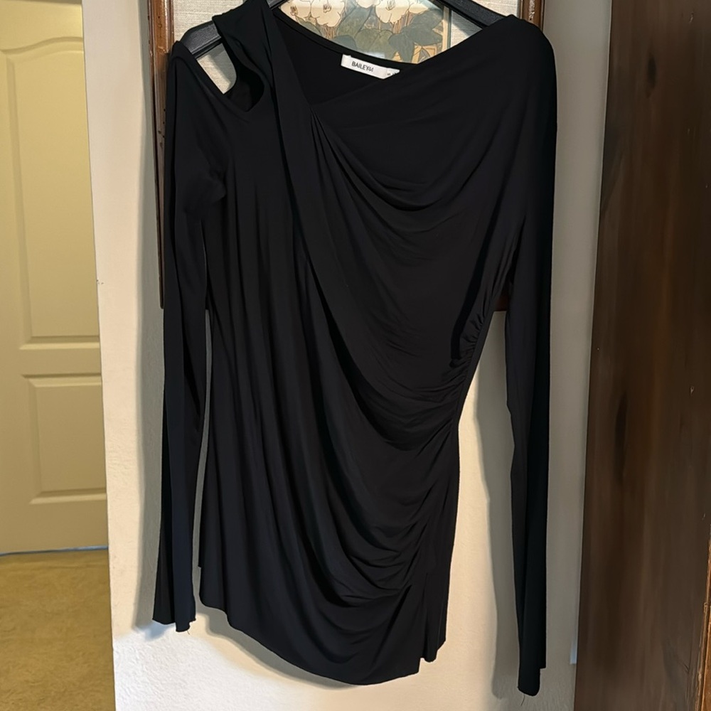 Bailey 44 / Black / Asymmetrical top / Size S
